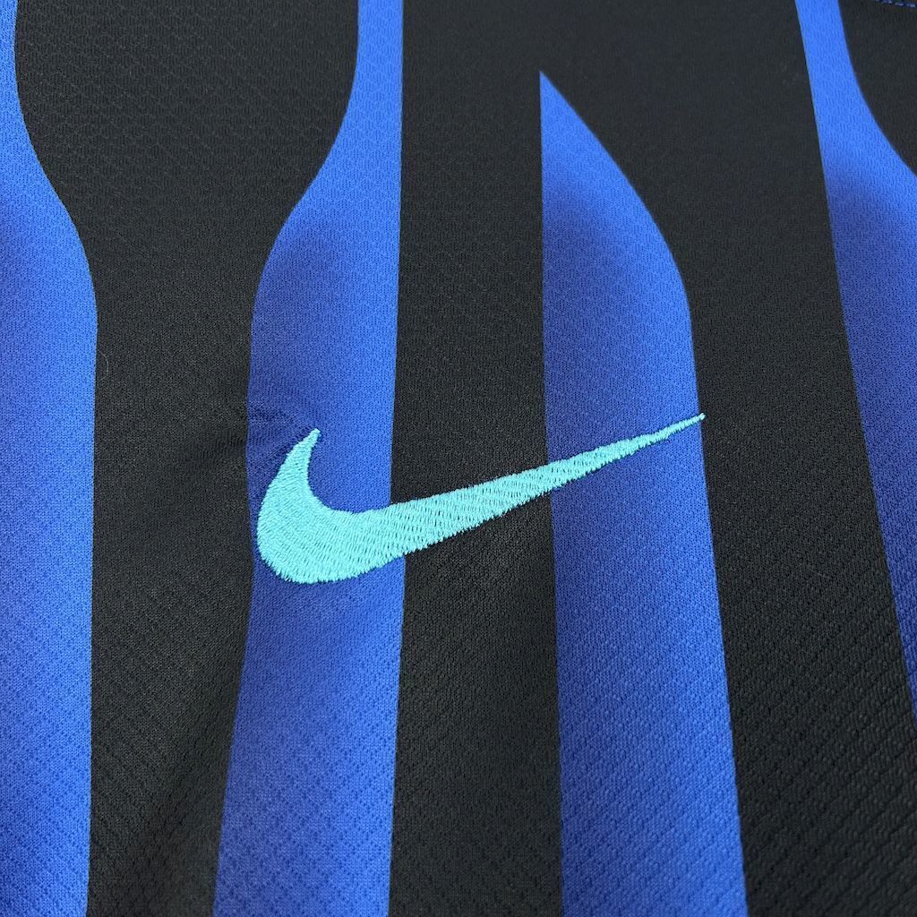 Camisola Inter de Milão Principal 2025/26 - S | Camisola de Futebol - PrimeKits Club - Camisolas de Futebol