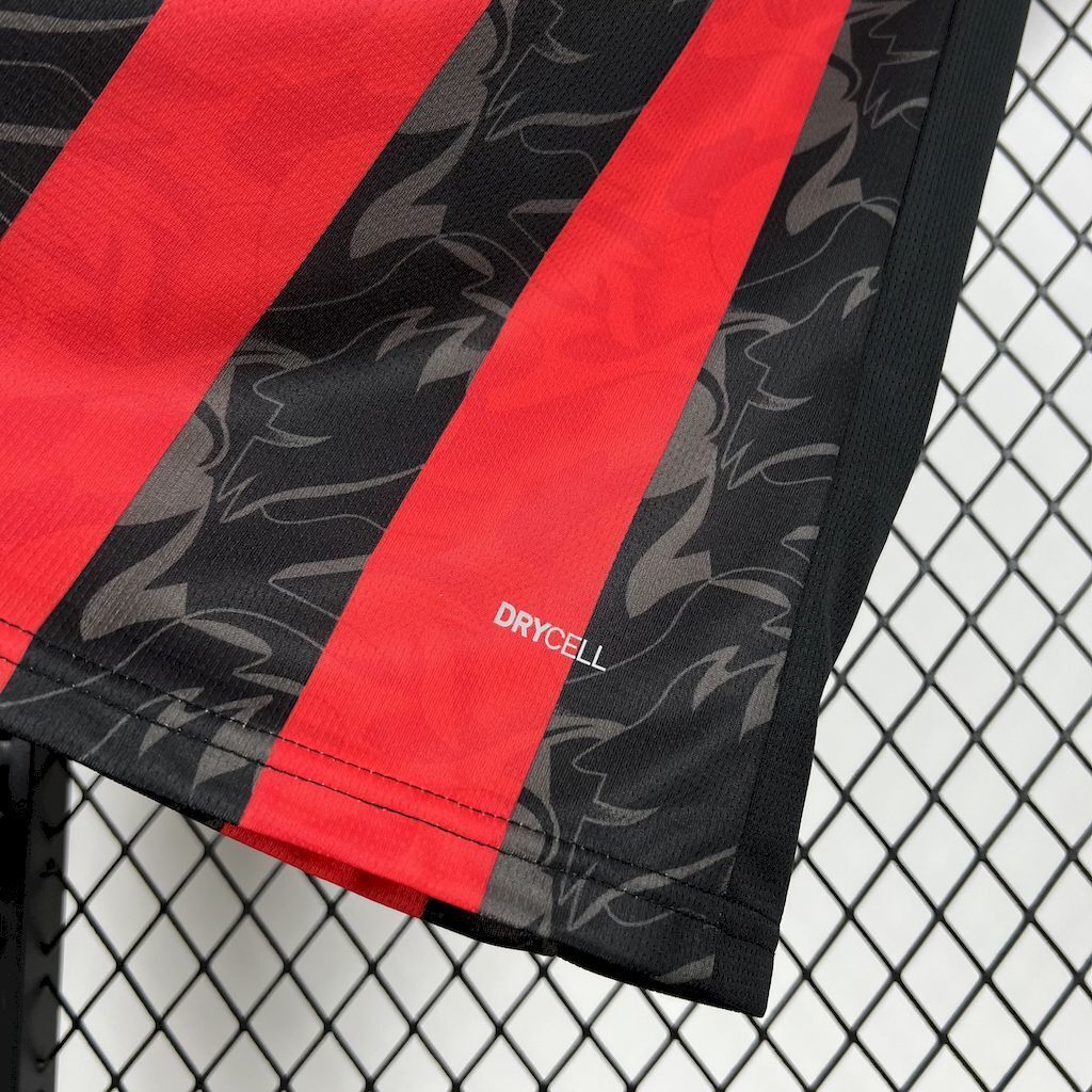 Camisola AC Milan Principal 2025/26 - S | Camisola de Futebol - PrimeKits Club - Camisolas de Futebol