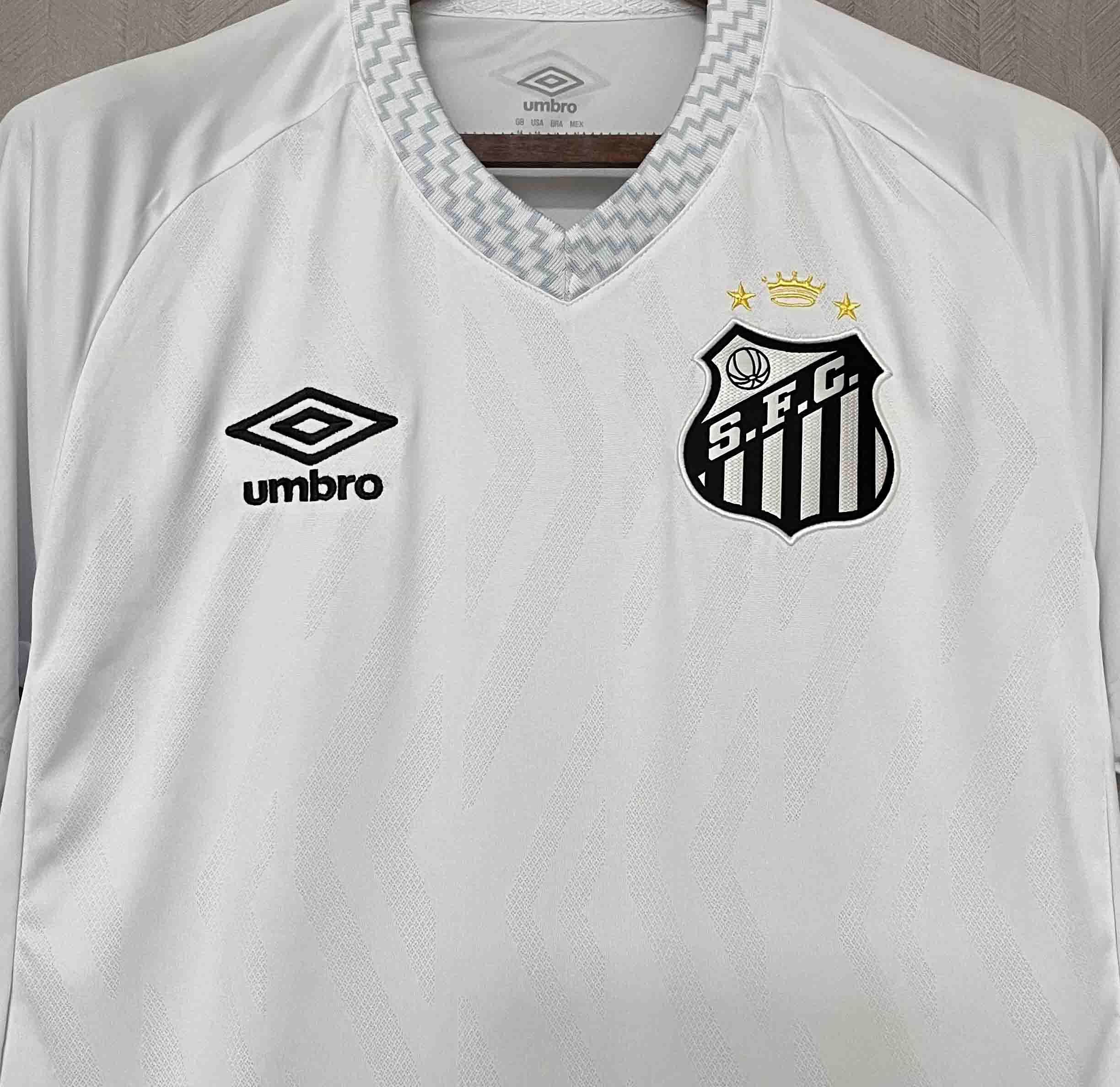 Camisola Santos Principal 2025/26 - S | Camisola de Futebol - PrimeKits Club - Camisolas de Futebol