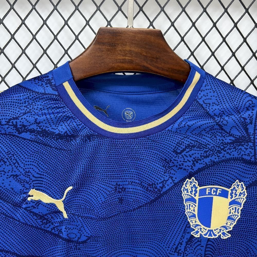 Camisola FC Famalicão Alternativa 2025/26 - S | Camisola de Futebol - PrimeKits Club - Camisolas de Futebol