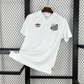 Camisola Santos Principal 2025/26 - S | Camisola de Futebol - PrimeKits Club - Camisolas de Futebol